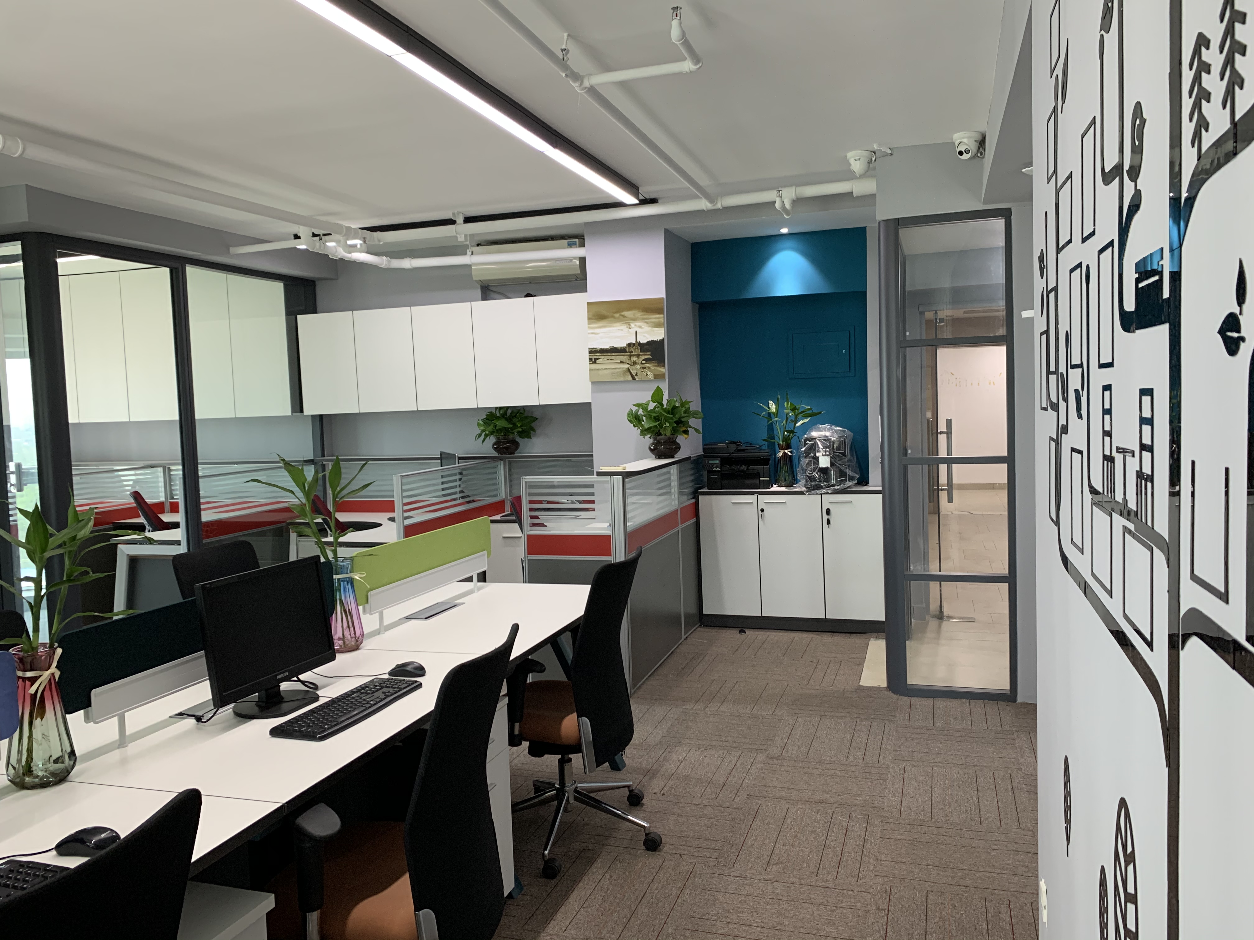 亦莊力寶廣場某公司-歐時辦公家具定制案例